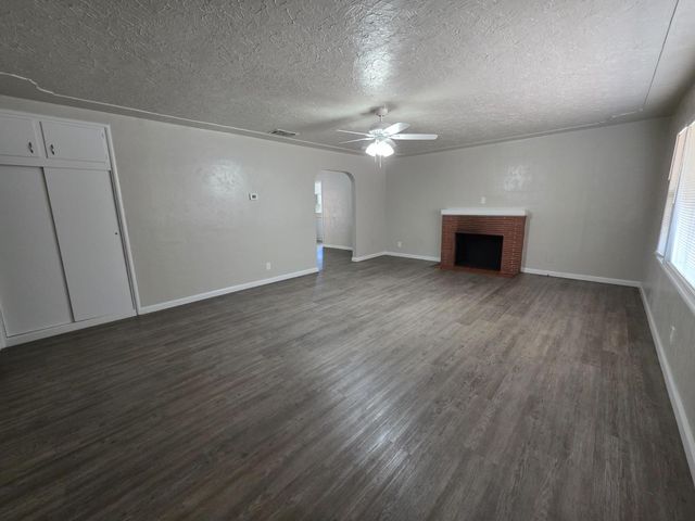 1416 Tully Rd, Modesto, CA 95350
