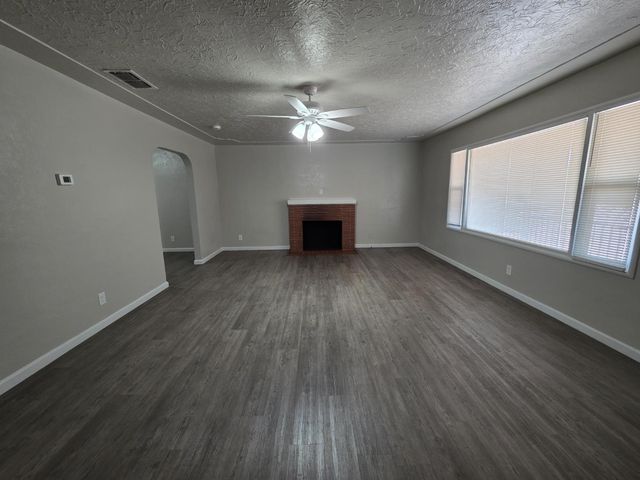 1416 Tully Rd, Modesto, CA 95350