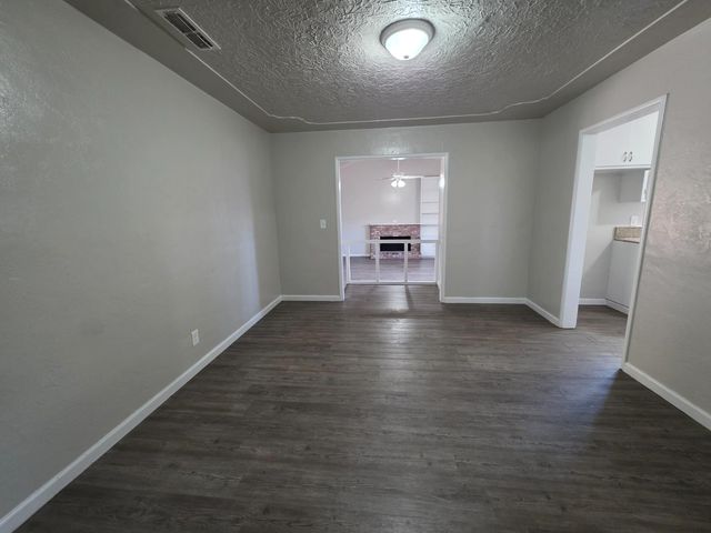 1416 Tully Rd, Modesto, CA 95350