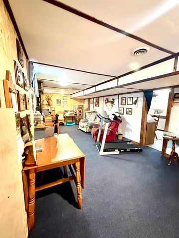 702 S Oak Street, Kendallville, IN 46755