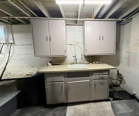 702 S Oak Street, Kendallville, IN 46755