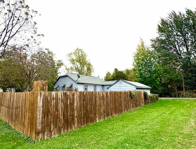 702 S Oak Street, Kendallville, IN 46755