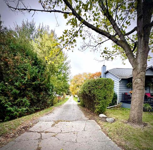 702 S Oak Street, Kendallville, IN 46755