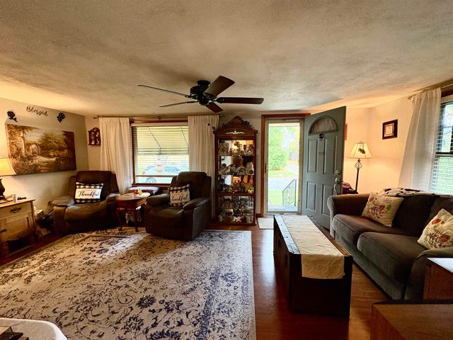 702 S Oak Street, Kendallville, IN 46755