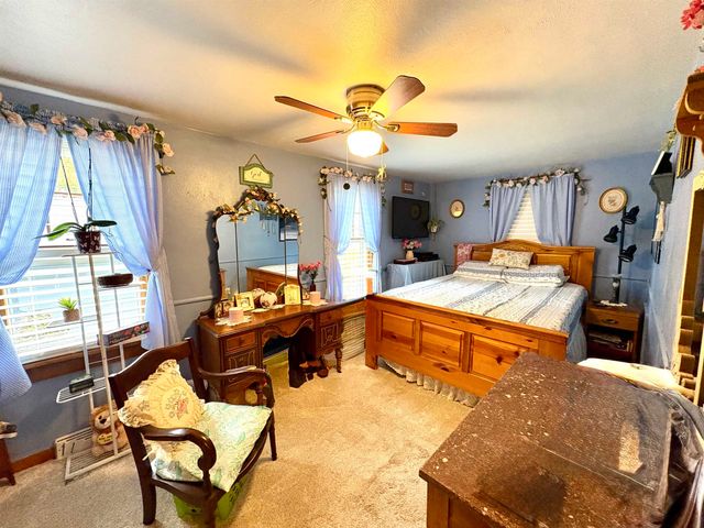 702 S Oak Street, Kendallville, IN 46755