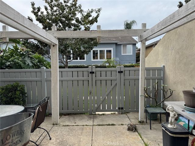 18697 Club, Huntington Beach, CA 92648