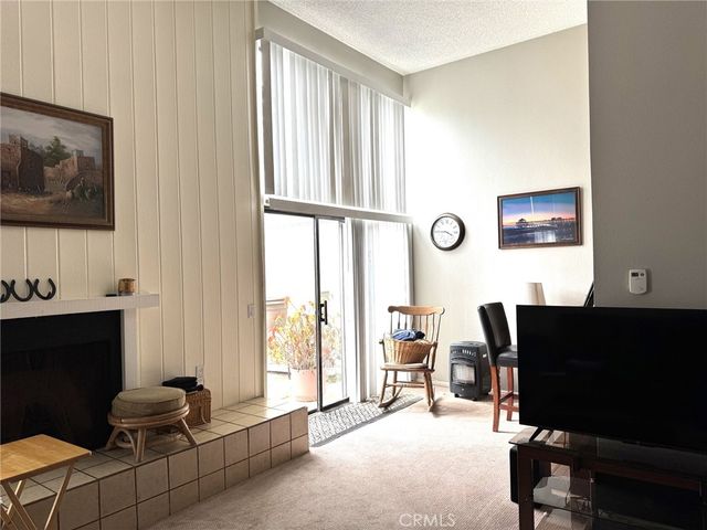 18697 Club, Huntington Beach, CA 92648