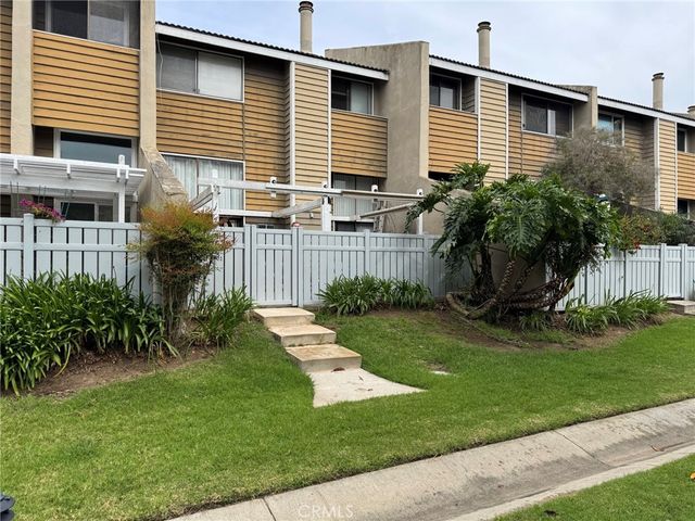 18697 Club, Huntington Beach, CA 92648