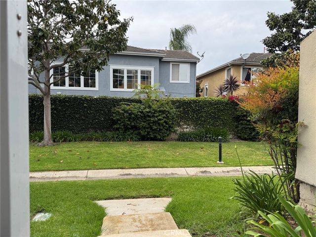 18697 Club, Huntington Beach, CA 92648