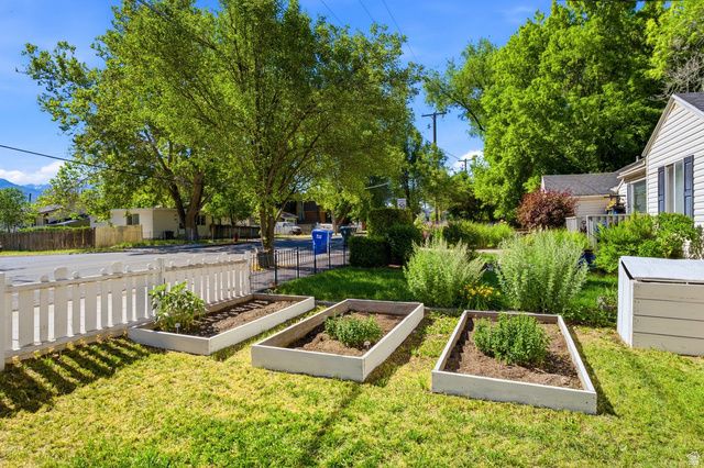 3800 S 300 E, Salt Lake City, UT 84115