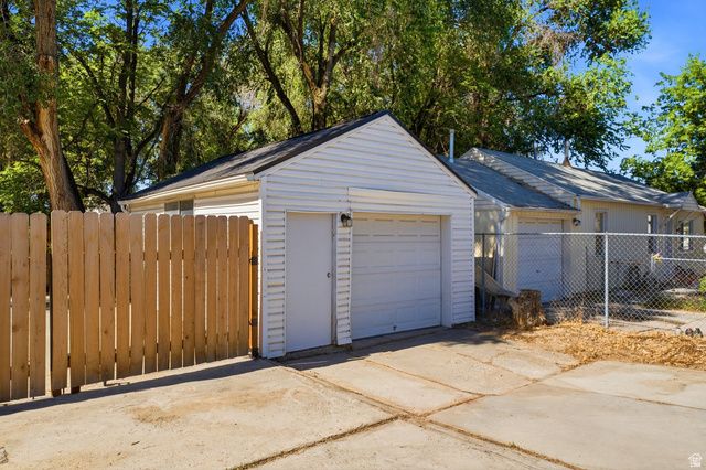 3800 S 300 E, Salt Lake City, UT 84115