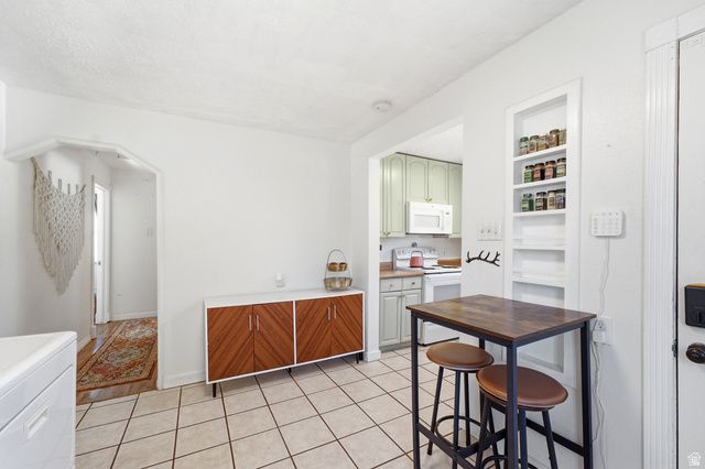 3800 S 300 E, Salt Lake City, UT 84115