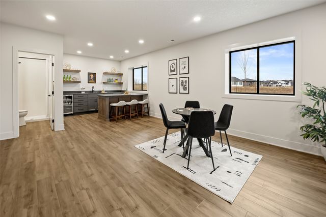 8226 Buckley Court, Johnston, IA 50131