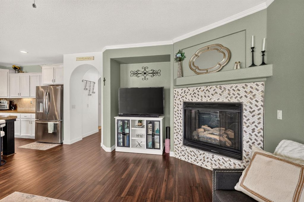 Image 11 of property listing at 9020 Hunters Creek Way, Chowchilla, CA 93610