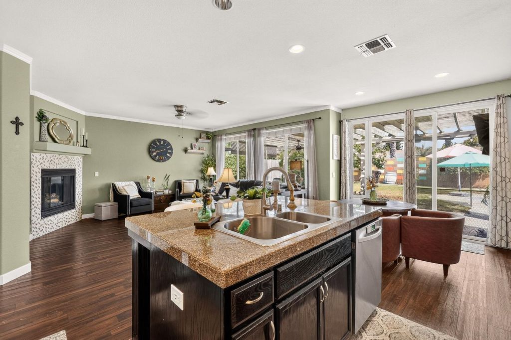 Image 18 of property listing at 9020 Hunters Creek Way, Chowchilla, CA 93610
