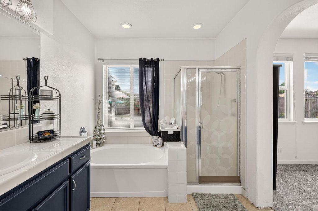 Image 26 of property listing at 9020 Hunters Creek Way, Chowchilla, CA 93610