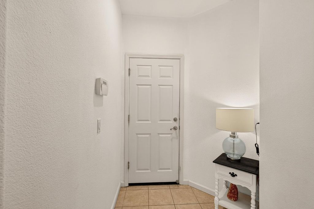Image 34 of property listing at 9020 Hunters Creek Way, Chowchilla, CA 93610