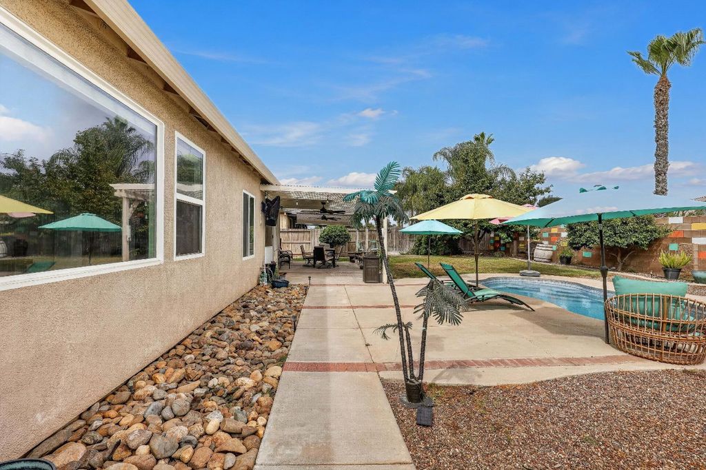 Image 38 of property listing at 9020 Hunters Creek Way, Chowchilla, CA 93610
