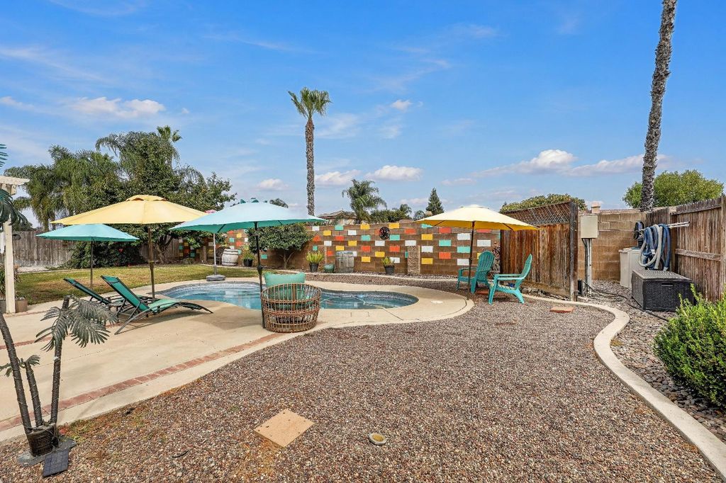 Image 39 of property listing at 9020 Hunters Creek Way, Chowchilla, CA 93610