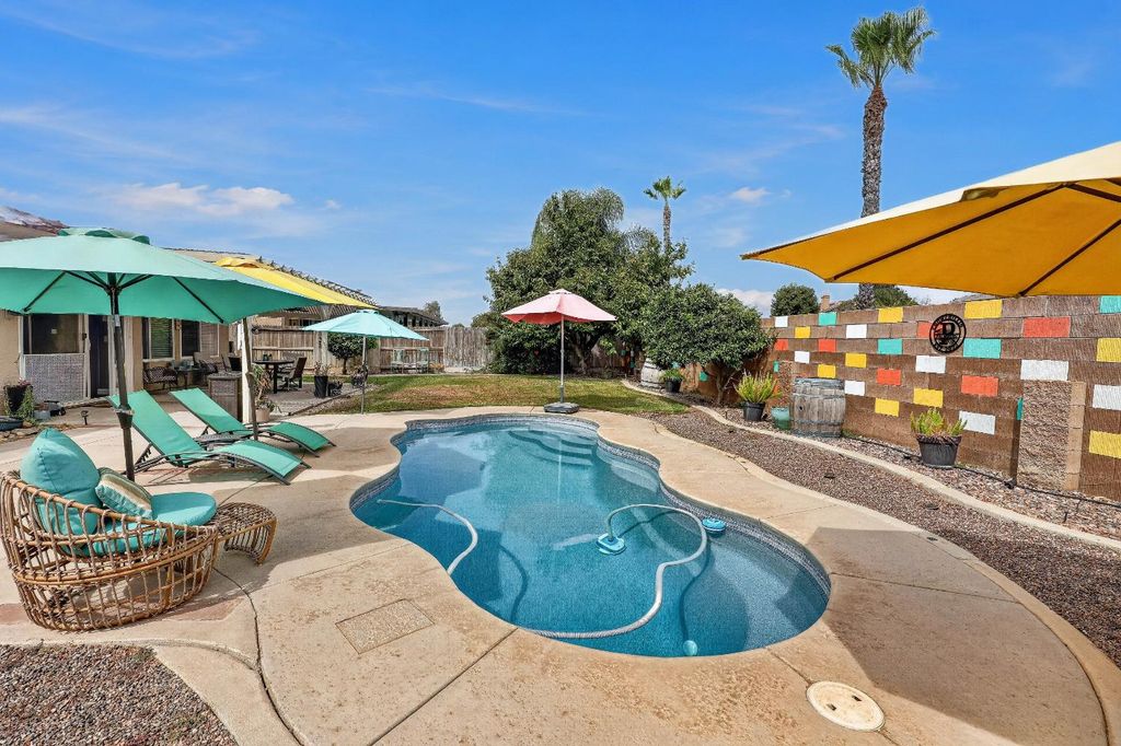 Image 40 of property listing at 9020 Hunters Creek Way, Chowchilla, CA 93610