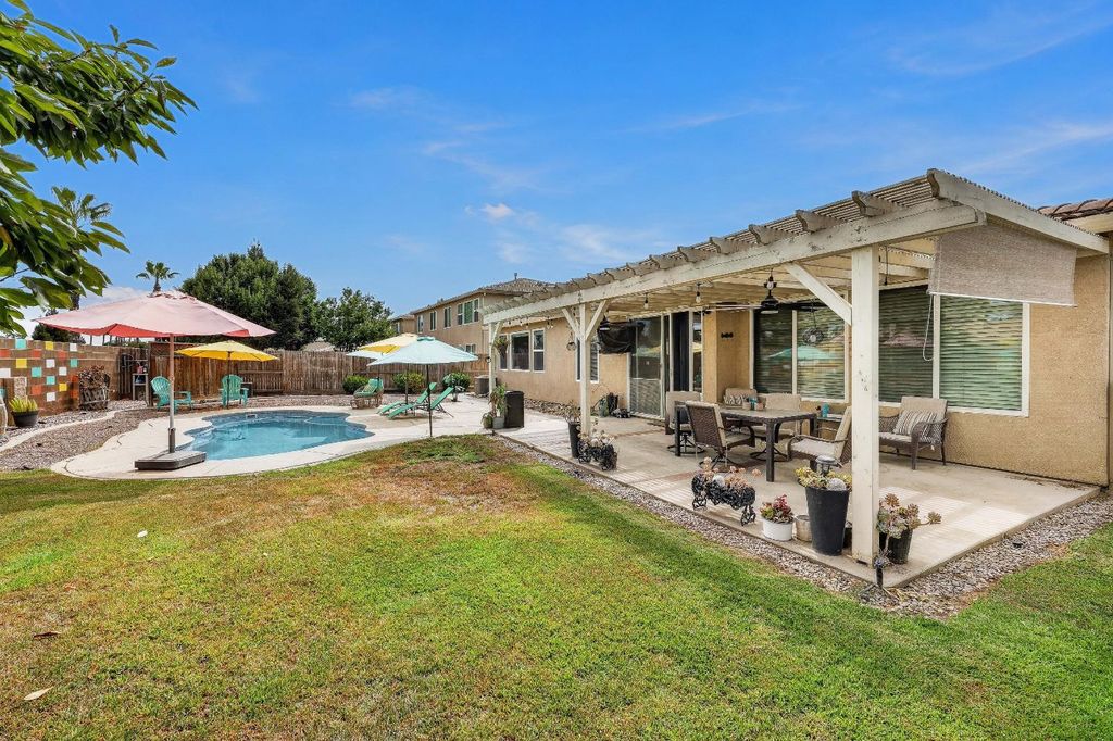 Image 43 of property listing at 9020 Hunters Creek Way, Chowchilla, CA 93610