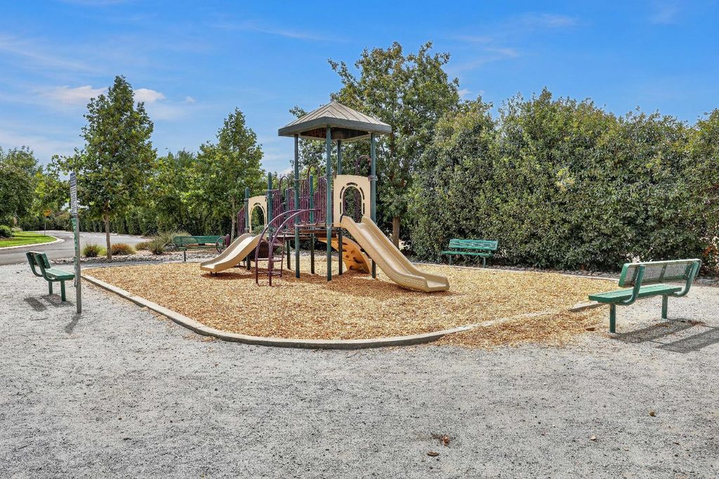 Image 45 of property listing at 9020 Hunters Creek Way, Chowchilla, CA 93610
