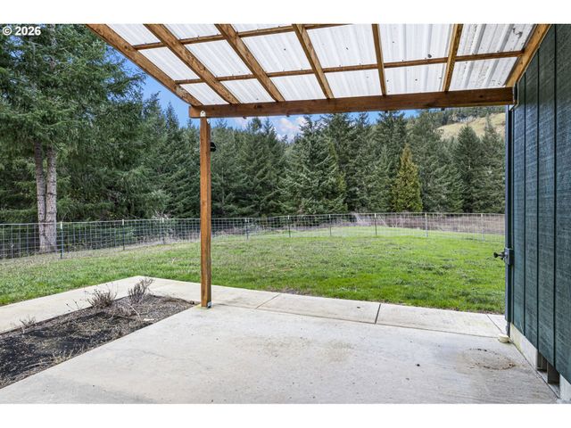 302 SCOTT Rd, Oakland, OR 97462