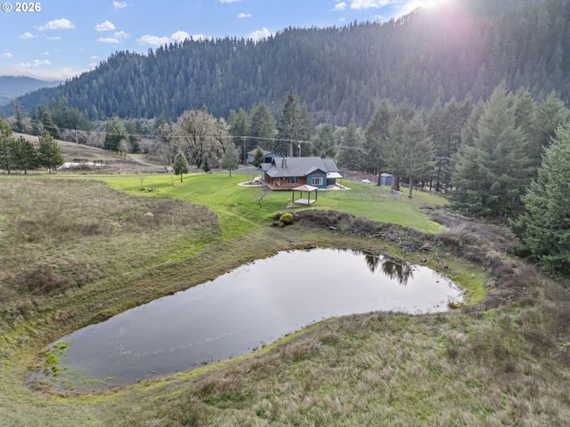 302 SCOTT Rd, Oakland, OR 97462