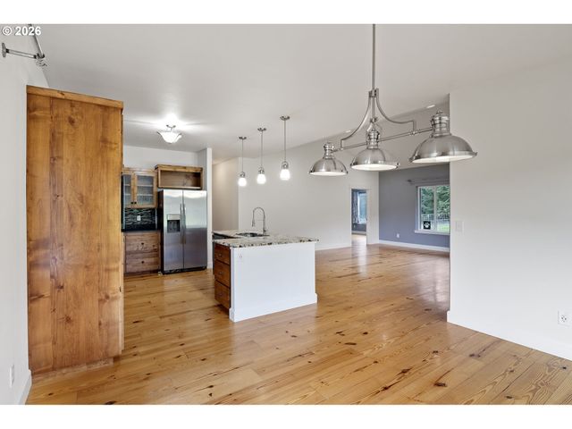 302 SCOTT Rd, Oakland, OR 97462