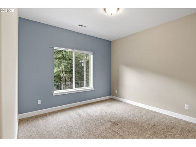 302 SCOTT Rd, Oakland, OR 97462