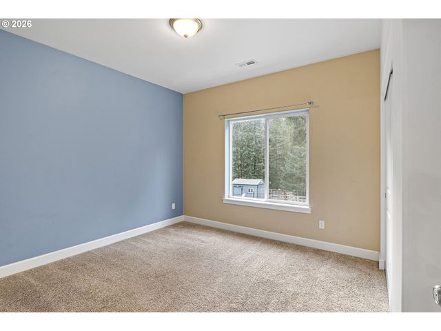 302 SCOTT Rd, Oakland, OR 97462