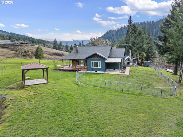 302 SCOTT Rd, Oakland, OR 97462