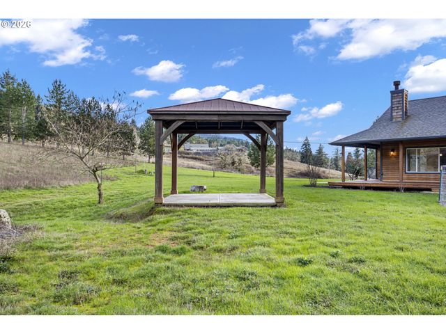 302 SCOTT Rd, Oakland, OR 97462