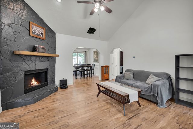 456 Brown Bridge Road, Auburn, GA 30011