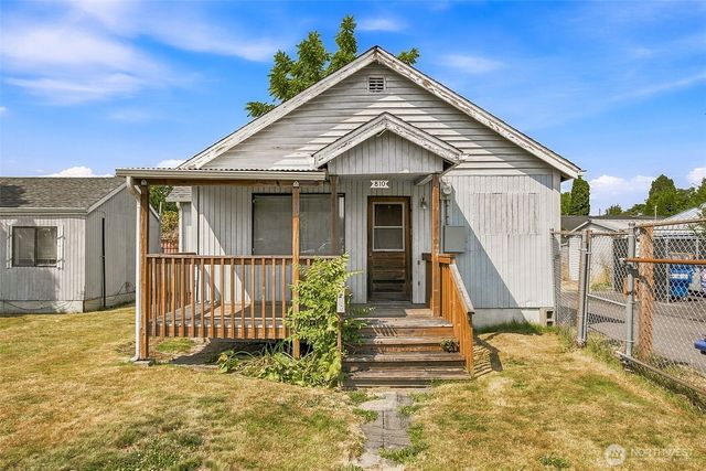 810 N 4th Street, Renton, WA 98057