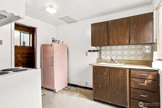 810 N 4th Street, Renton, WA 98057