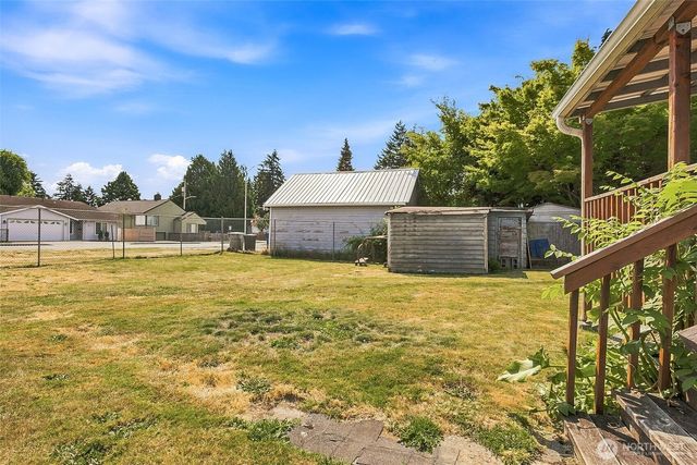 810 N 4th Street, Renton, WA 98057