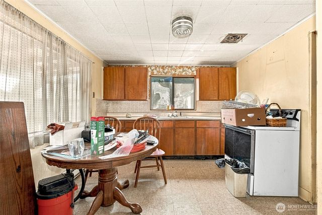 810 N 4th Street, Renton, WA 98057