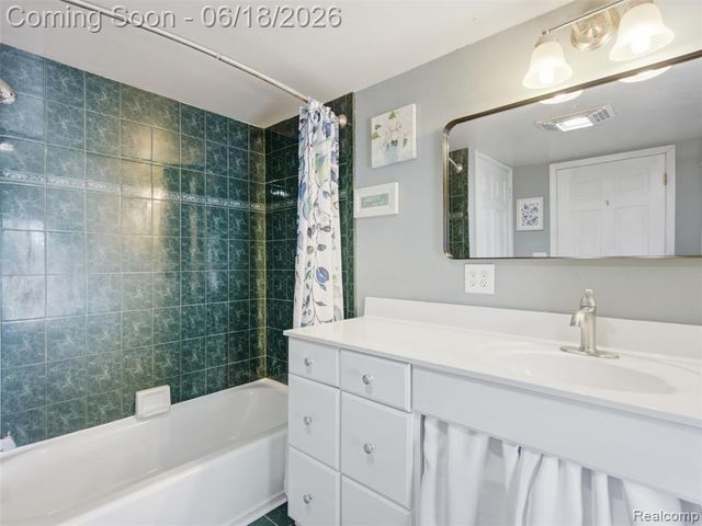 74288 Spencer Street, Armada, MI 48005