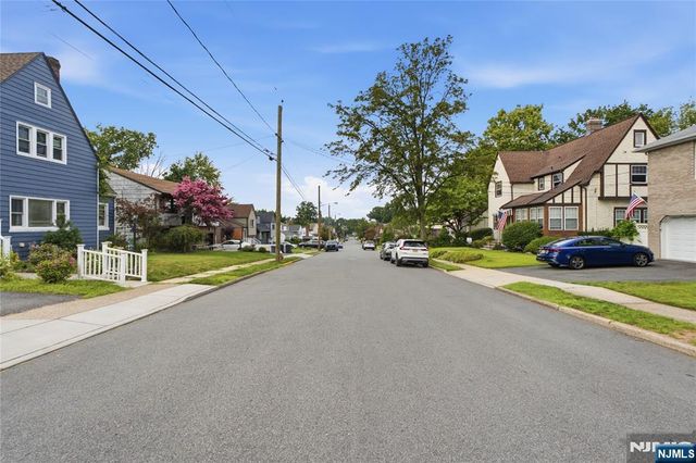 138 Elder Avenue, Bergenfield, NJ 07621