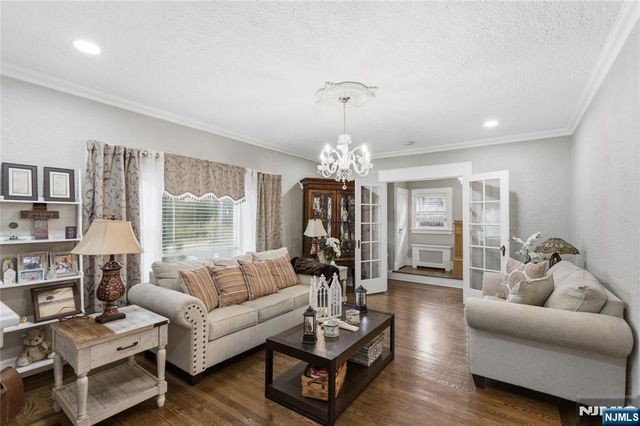 138 Elder Avenue, Bergenfield, NJ 07621