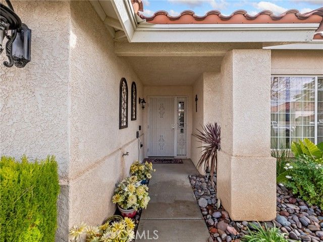 13477 Lakeside, Victorville, CA 92395