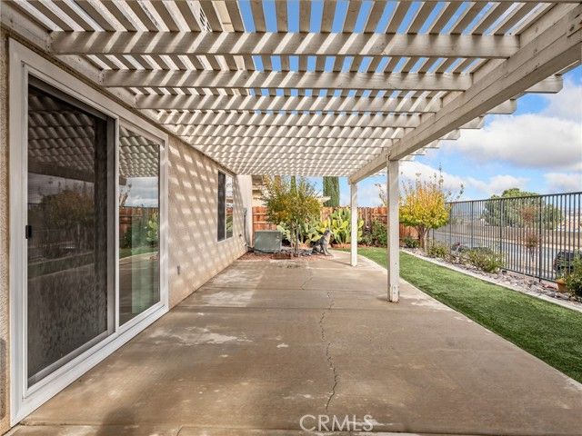 13477 Lakeside, Victorville, CA 92395