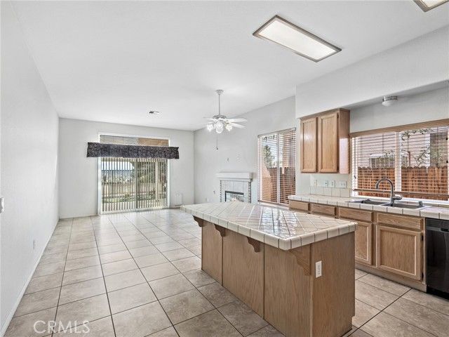 13477 Lakeside, Victorville, CA 92395