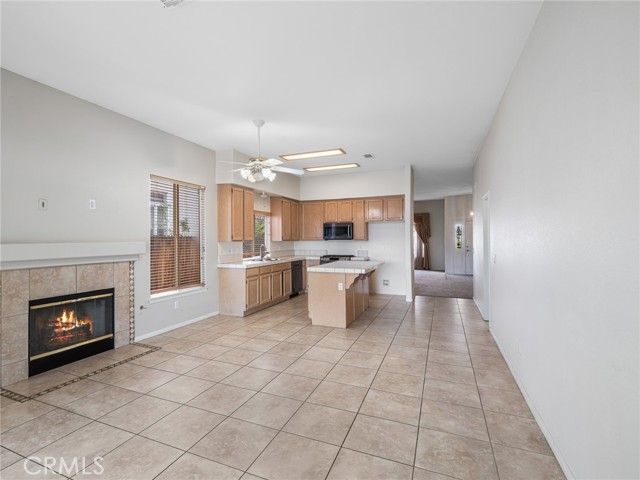 13477 Lakeside, Victorville, CA 92395