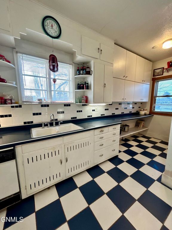 404 Mckinley Avenue, Underwood, ND 58576 photo 11