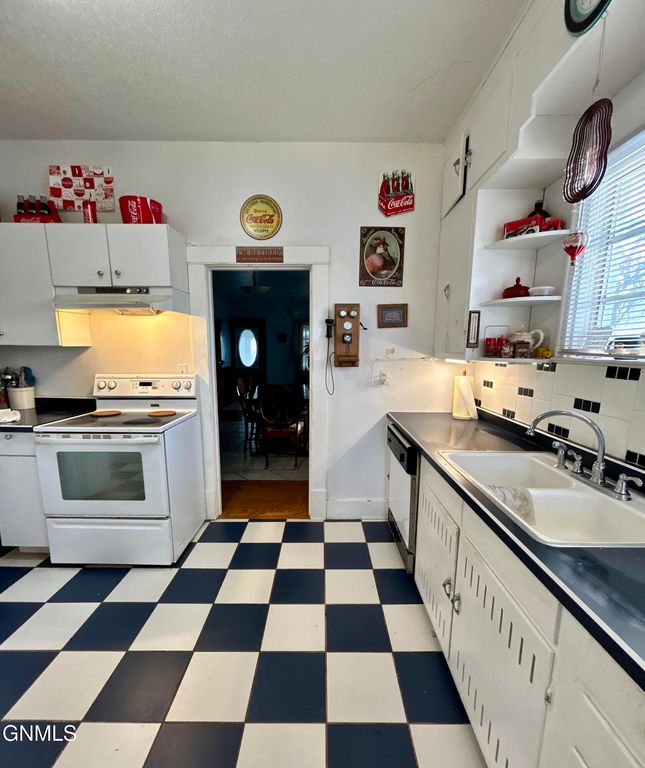 404 Mckinley Avenue, Underwood, ND 58576 photo 15