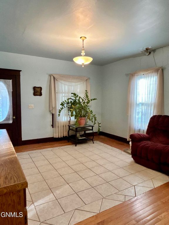 404 Mckinley Avenue, Underwood, ND 58576 photo 9