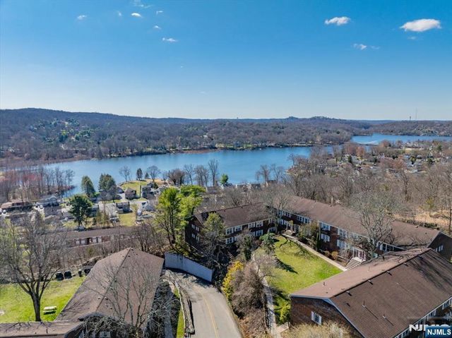 100 Pierson Miller Drive, Pompton Lakes, NJ 07442