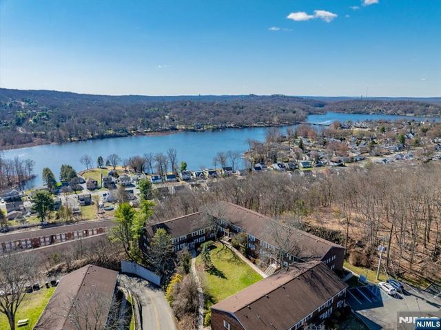 100 Pierson Miller Drive, Pompton Lakes, NJ 07442